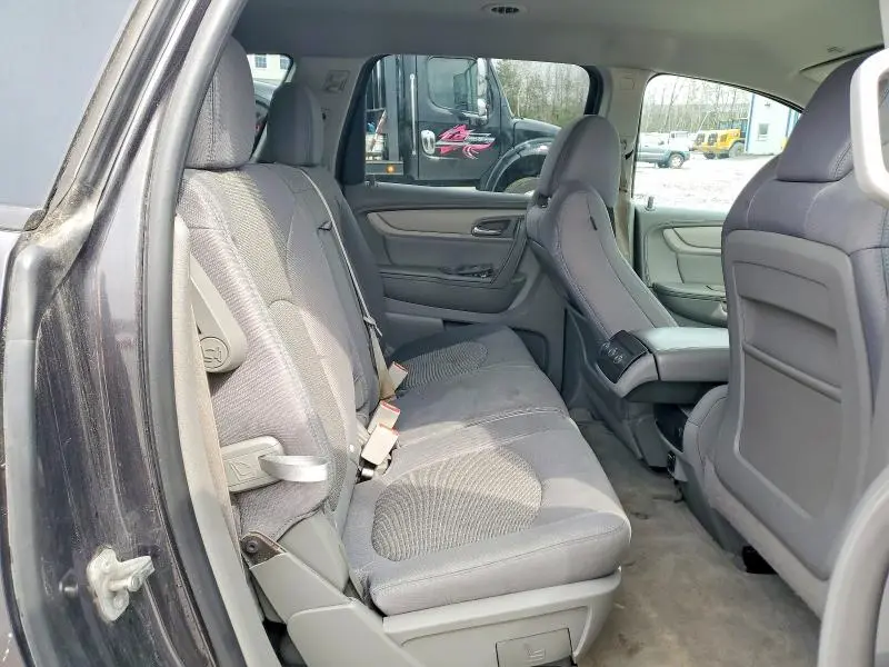 2014 CHEVROLET TRAVERSE LS  