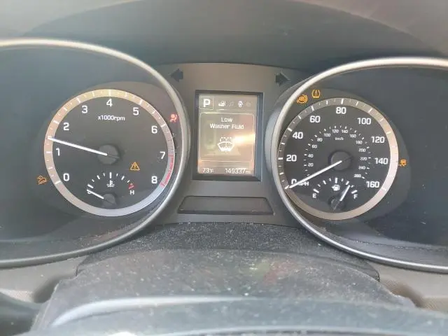 2018 HYUNDAI SANTA FE SE  