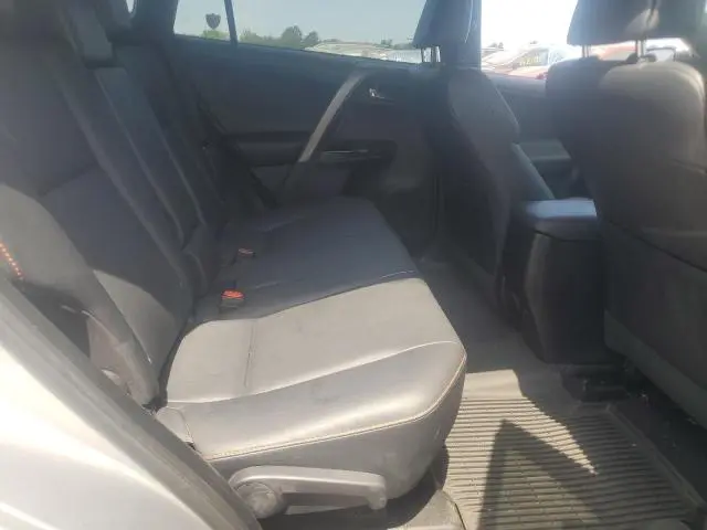2016 TOYOTA RAV4 SE  
