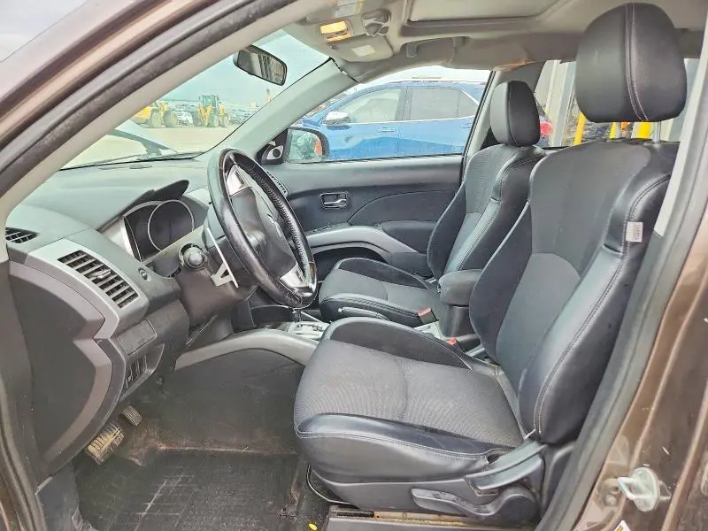 2010 MITSUBISHI OUTLANDER SE  