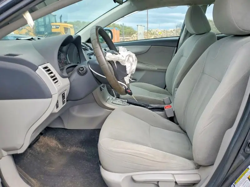 2013 TOYOTA COROLLA BASE  