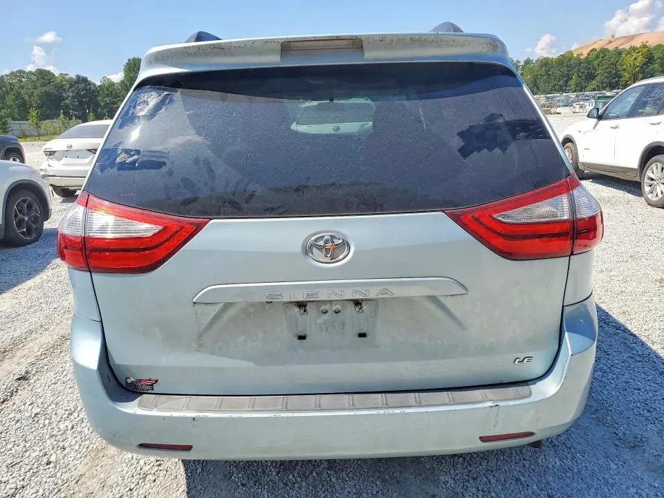 2015 TOYOTA SIENNA LE  