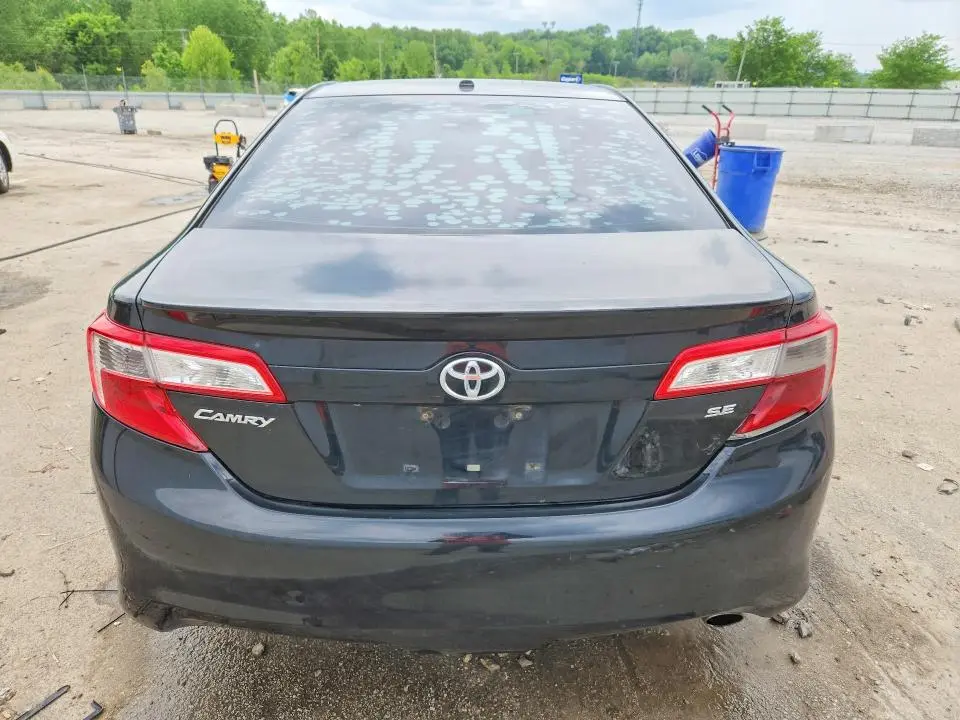2013 TOYOTA CAMRY SE  