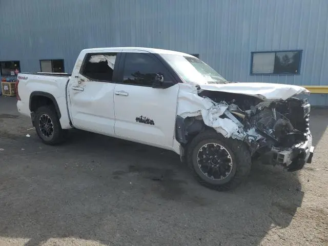 2024 TOYOTA TUNDRA CREWMAX SR  