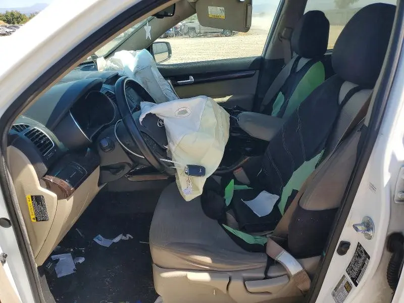 2015 KIA SORENTO LX  