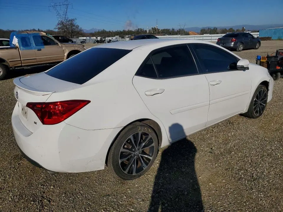 2017 TOYOTA COROLLA SE  