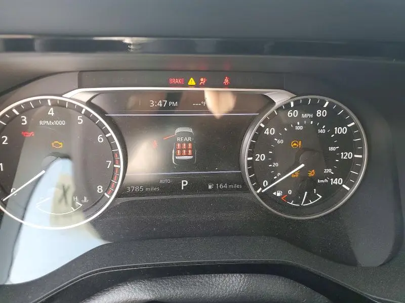 2025 NISSAN PATHFINDER SV  