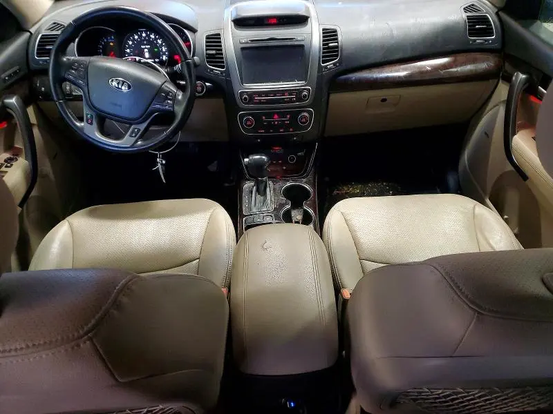 2014 KIA SORENTO LX  