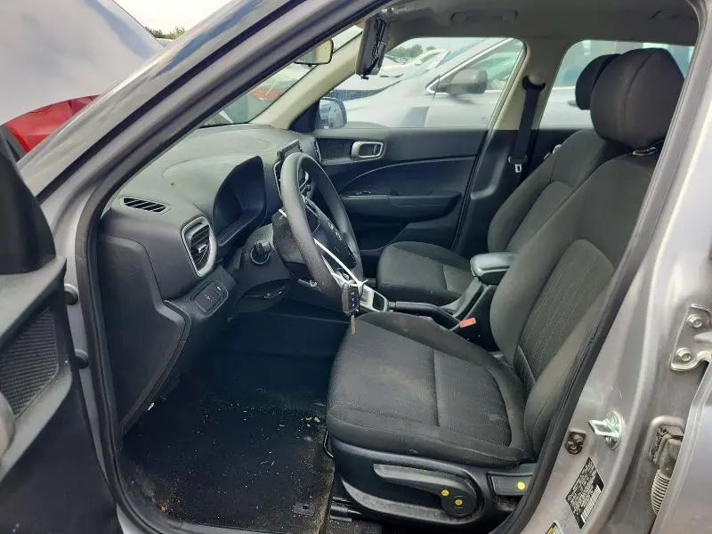 2025 HYUNDAI VENUE SE  