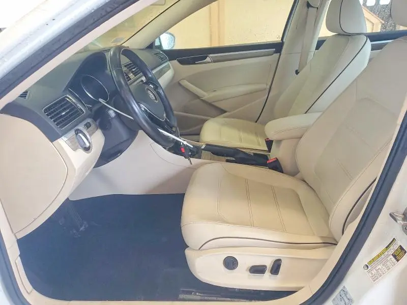 2018 VOLKSWAGEN PASSAT   