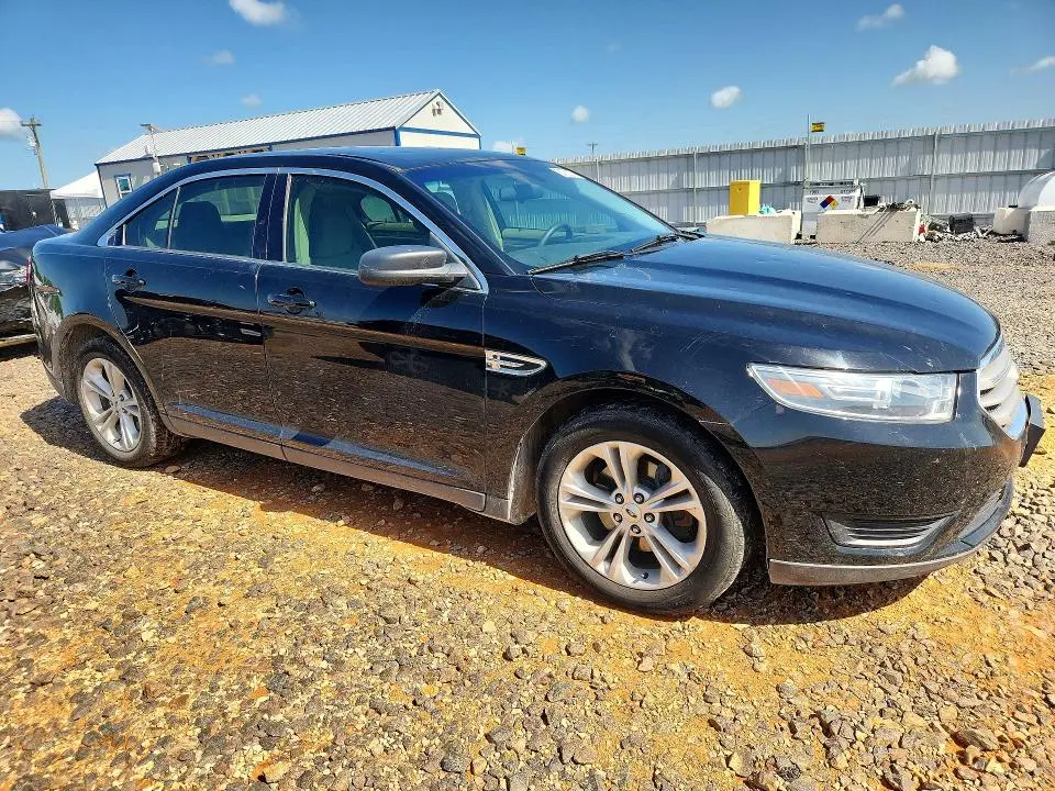 2018 FORD TAURUS SE  