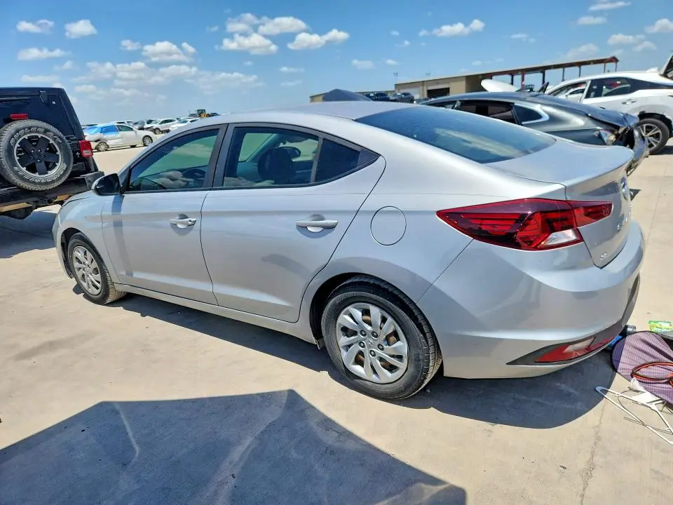 2020 HYUNDAI ELANTRA SE  
