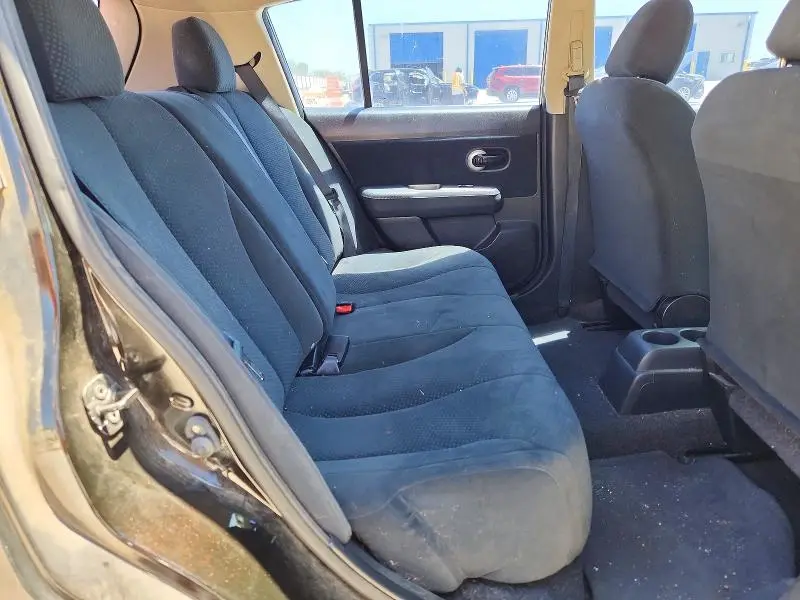 2011 NISSAN VERSA 1.8 S  