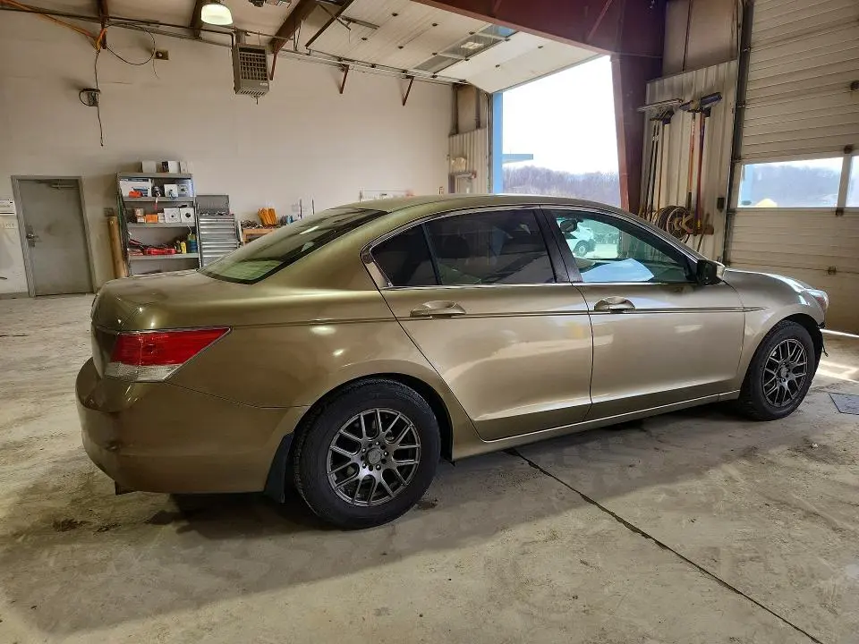 2010 HONDA ACCORD LX  