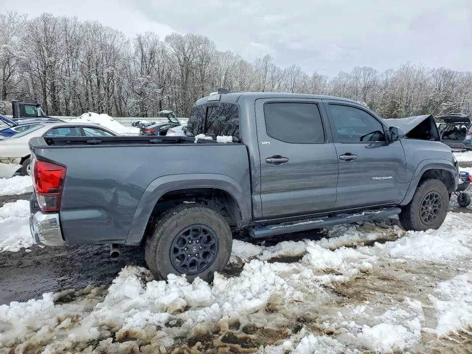 2021 TOYOTA TACOMA SR5 V6  