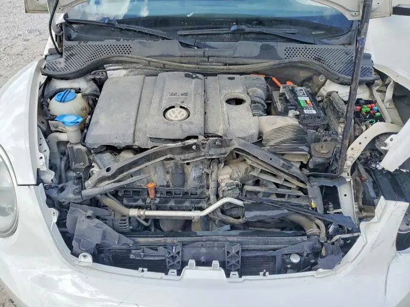 2013 VOLKSWAGEN BEETLE   