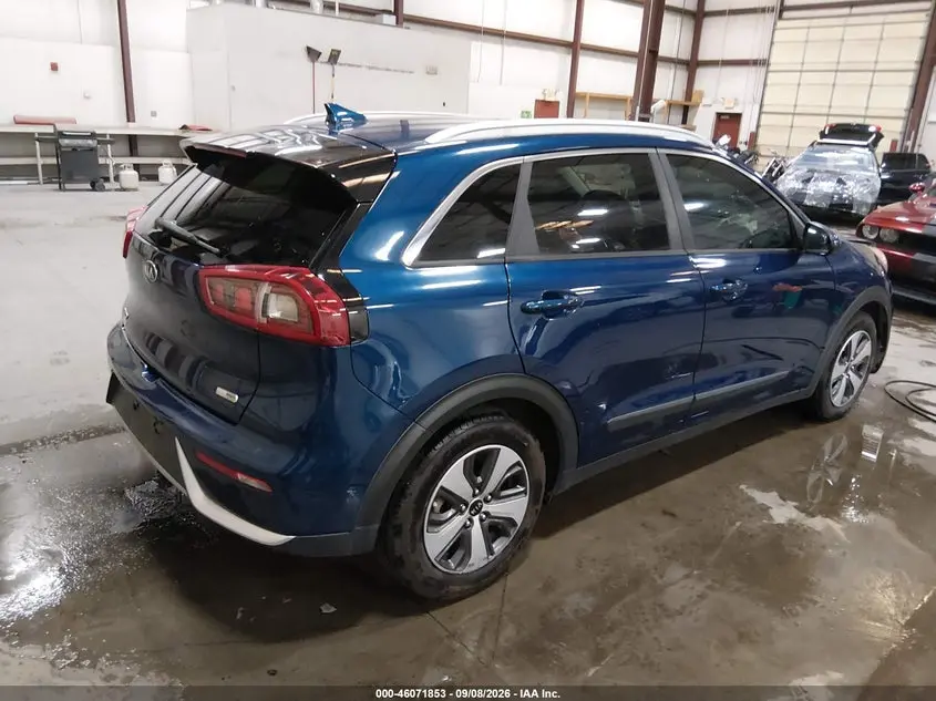 2017 KIA NIRO LX