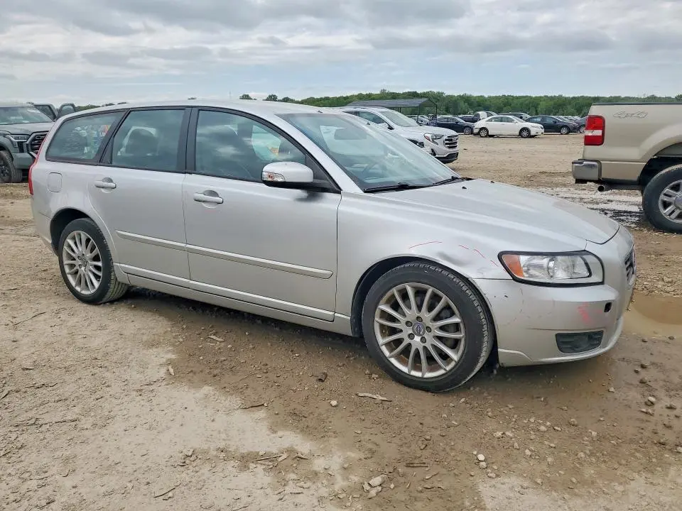 2011 VOLVO V50 T5  
