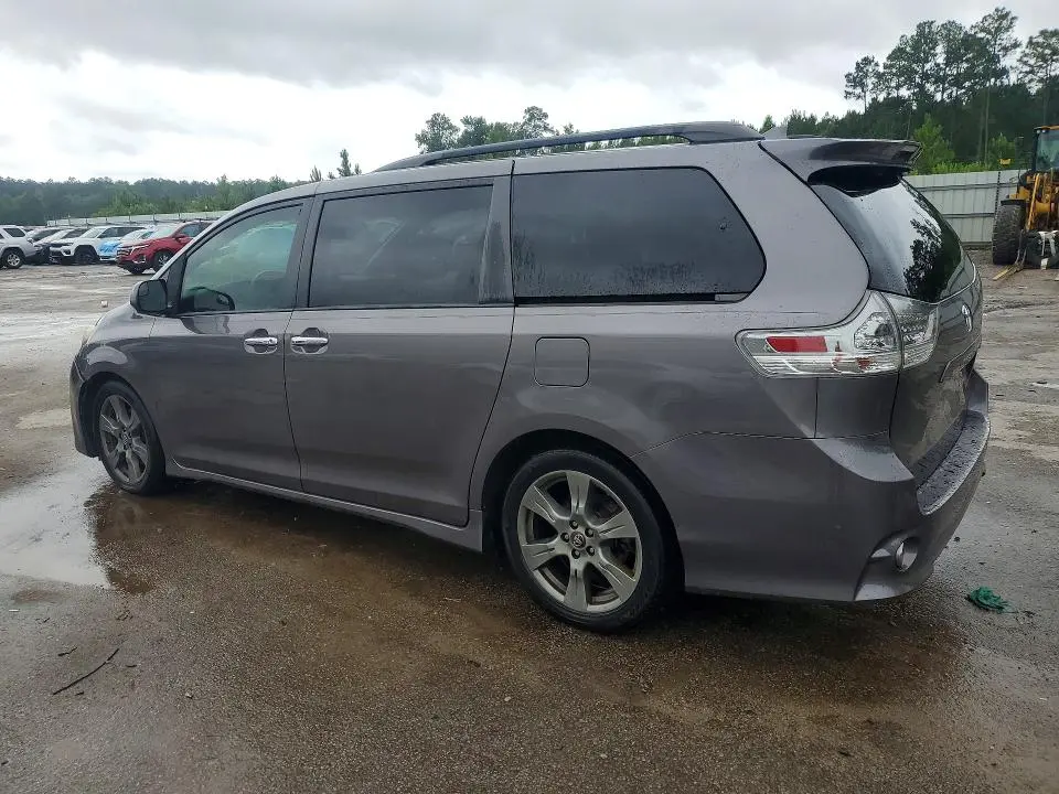 2018 TOYOTA SIENNA SE 8-PASSENGER  