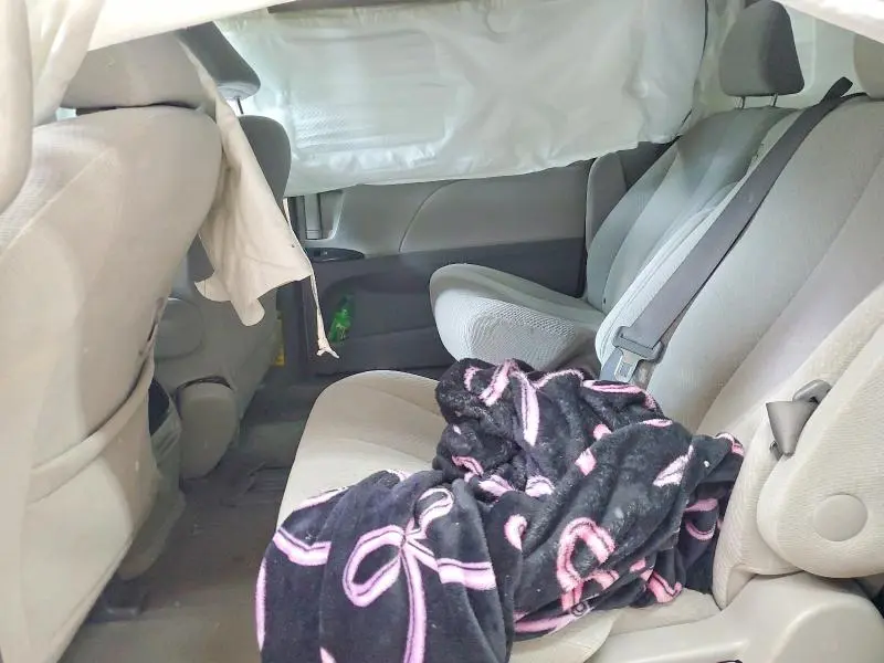 2011 TOYOTA SIENNA LE  