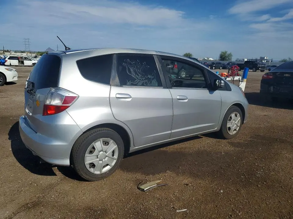 2013 HONDA FIT   