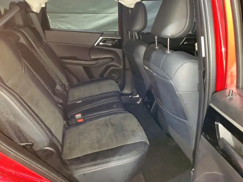 2024 MITSUBISHI OUTLANDER SE  