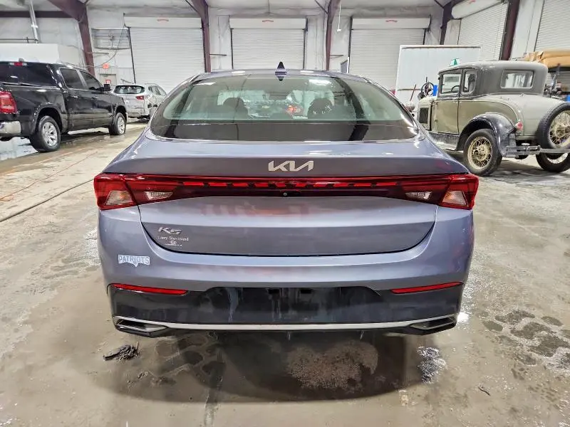 2022 KIA K5 LX  