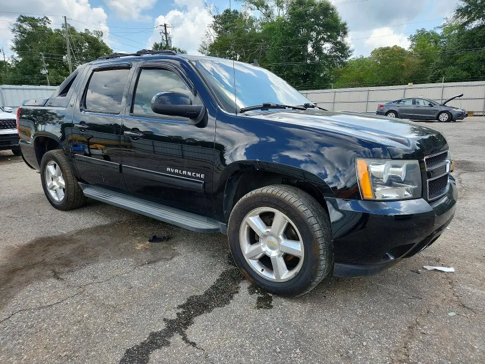 2013 CHEVROLET AVALANCHE LT  
