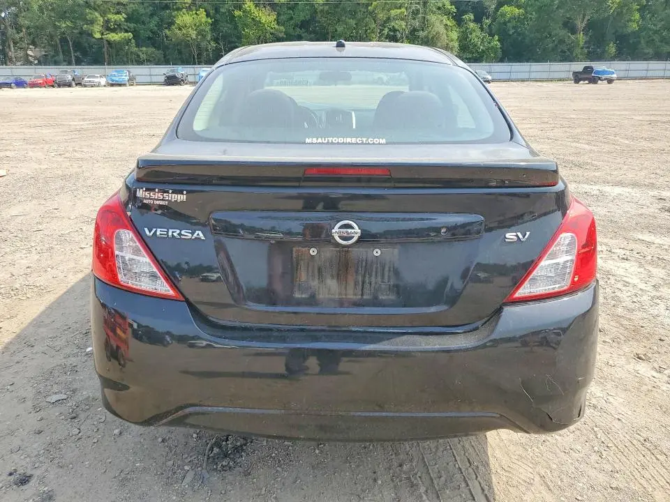 2019 NISSAN VERSA SV  
