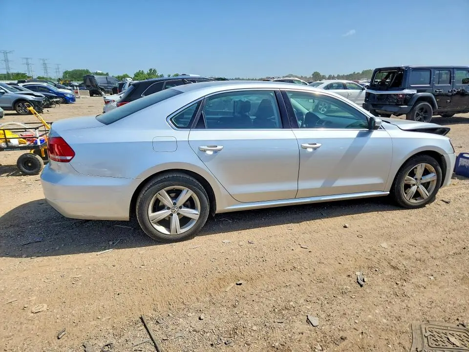 2015 VOLKSWAGEN PASSAT SE  