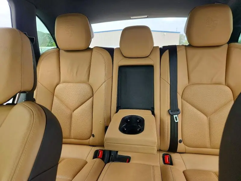 2014 PORSCHE CAYENNE   
