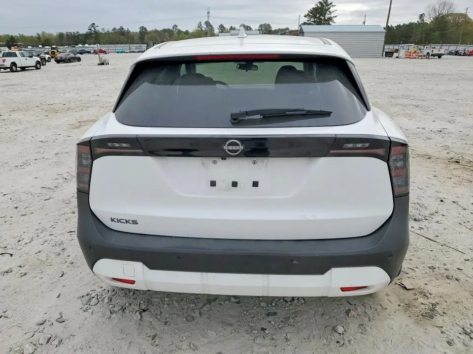 2025 NISSAN KICKS SV  