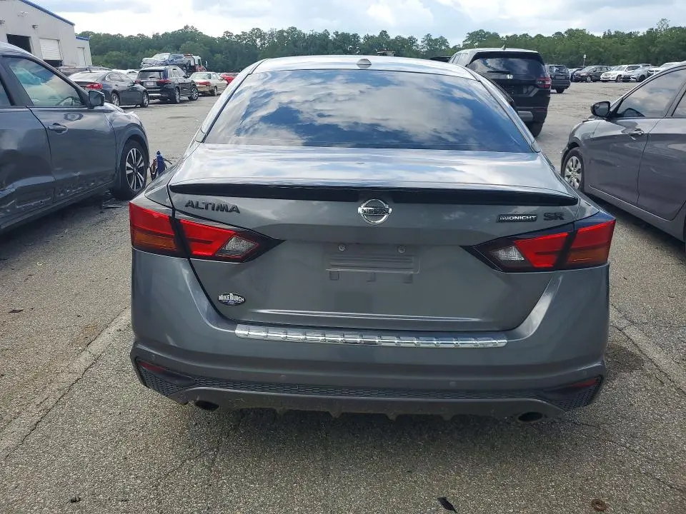 2022 NISSAN ALTIMA SR  