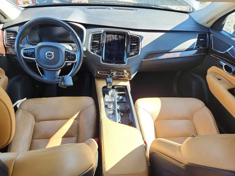 2016 VOLVO XC90 T6  