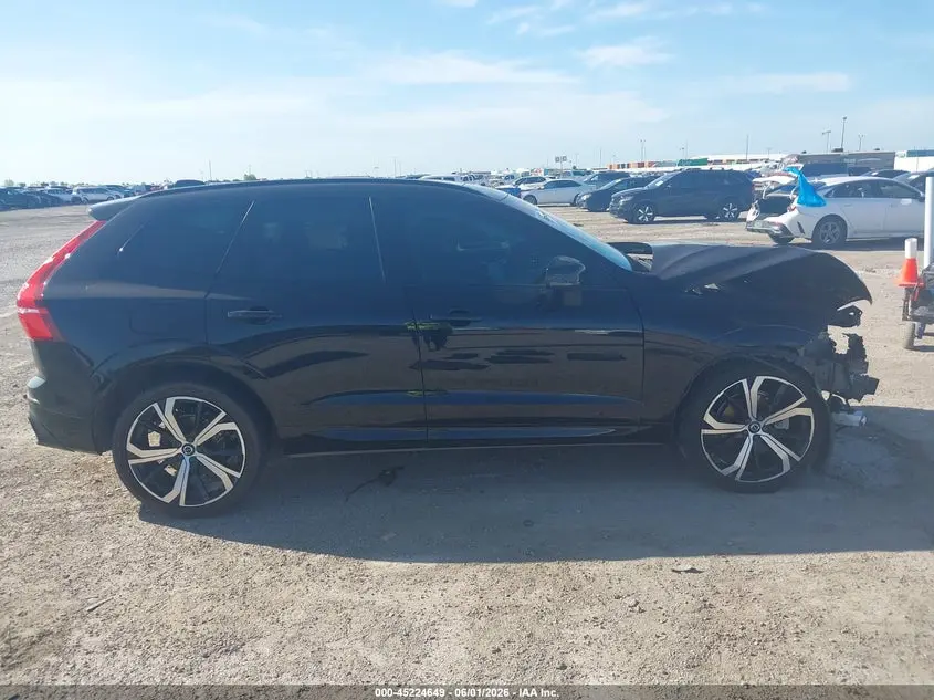 2022 VOLVO XC60 B5 R-DESIGN
