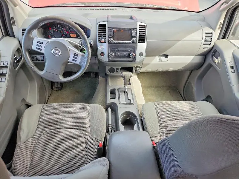 2015 NISSAN FRONTIER SV  