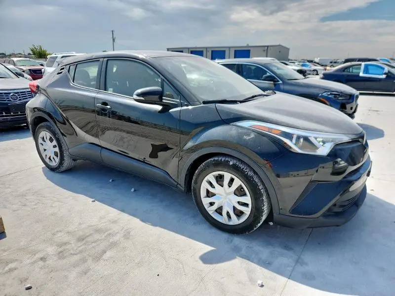 2019 TOYOTA C-HR XLE  