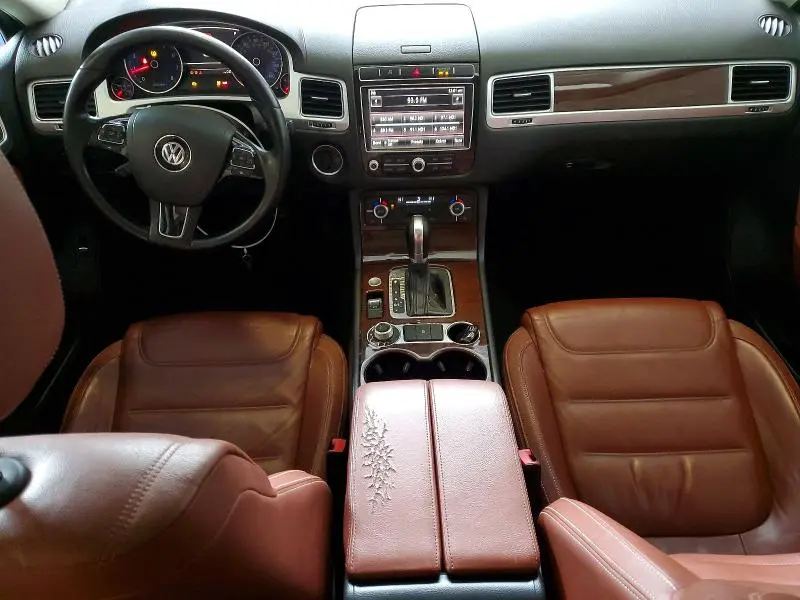 2015 VOLKSWAGEN TOUAREG V6  