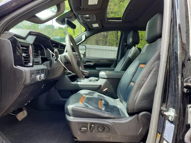 2025 GMC SIERRA K2500 AT4  