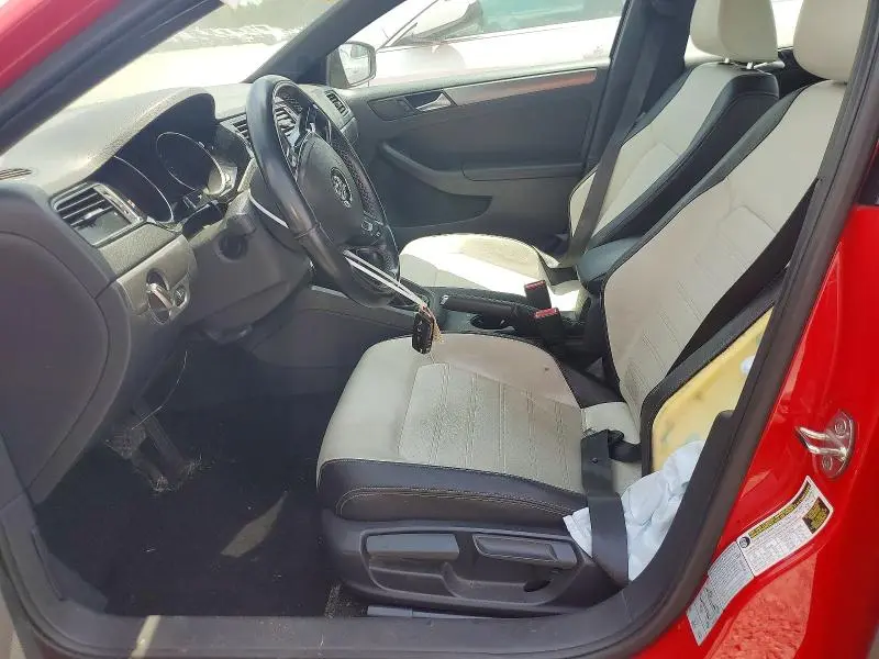 2016 VOLKSWAGEN JETTA SPORT  