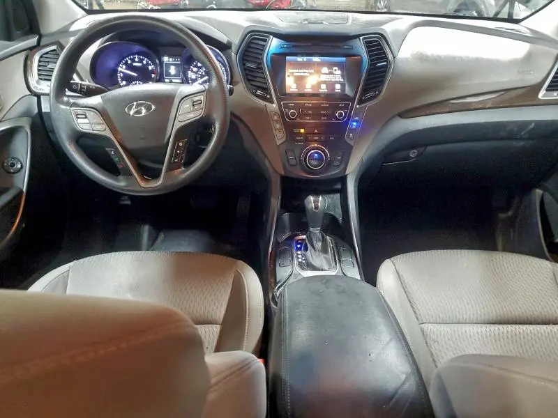 2018 HYUNDAI SANTA FE SE  