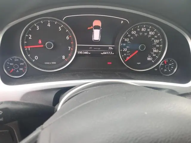 2011 VOLKSWAGEN TOUAREG V6  