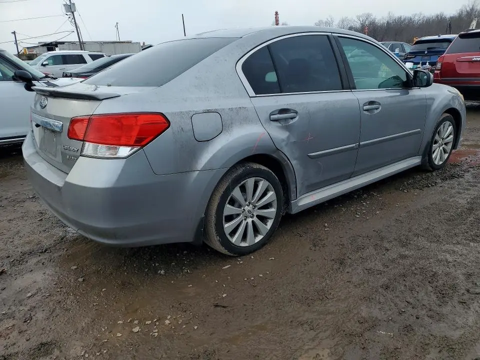 2010 SUBARU LEGACY 2.5I LIMITED  