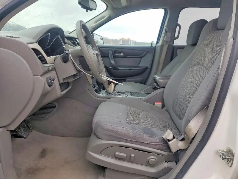 2014 CHEVROLET TRAVERSE LS  