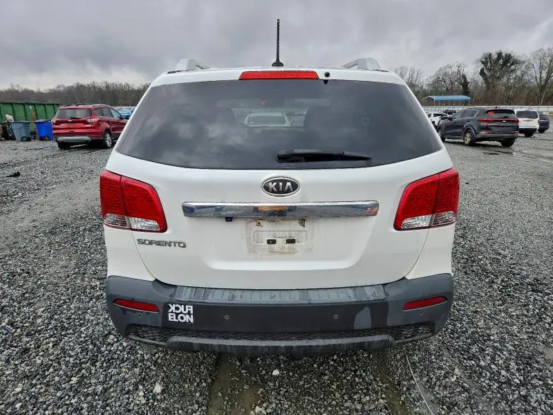 2013 KIA SORENTO LX  