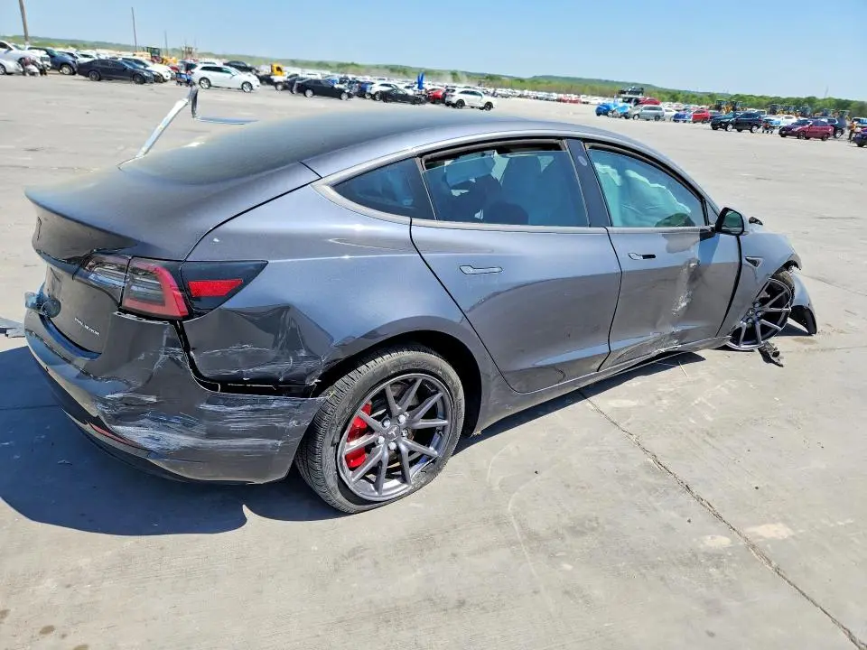 2018 TESLA MODEL 3   