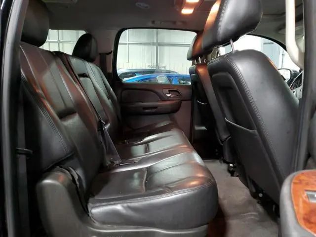 2014 CHEVROLET SUBURBAN K1500 LT  