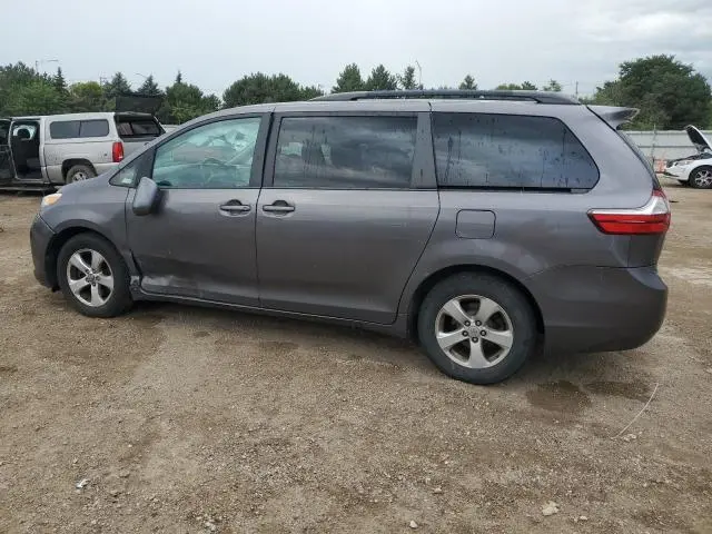 2017 TOYOTA SIENNA LE  