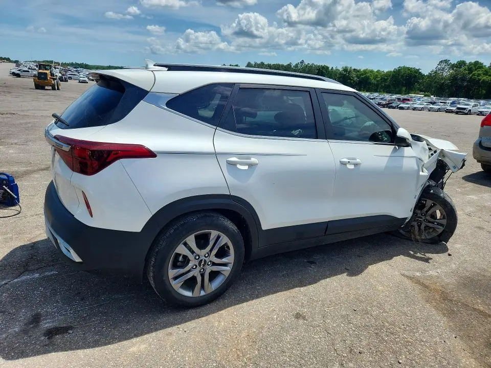 2023 KIA SELTOS S  