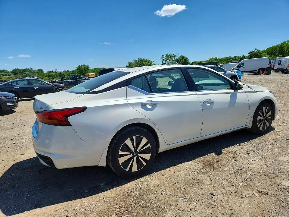 2019 NISSAN ALTIMA SV  